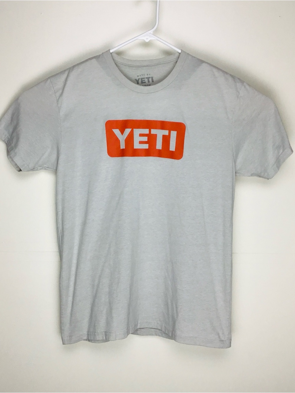 YETI men’s short sleeve tee shirt large